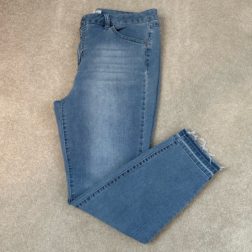 Artisan NY Skinny Jeans